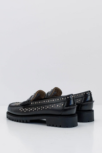 Mocasín negro tachas Sebago